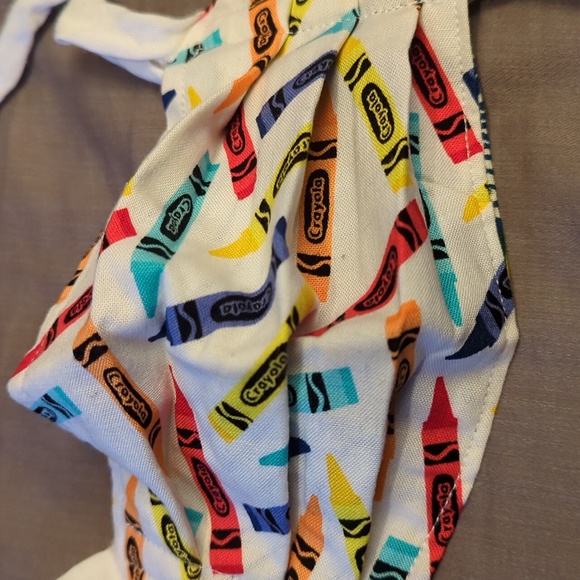 Reversible Crayon Pattern Mask - Picture 3 of 3